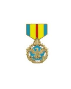 Defense Distinguished Service Medal Hat Pin